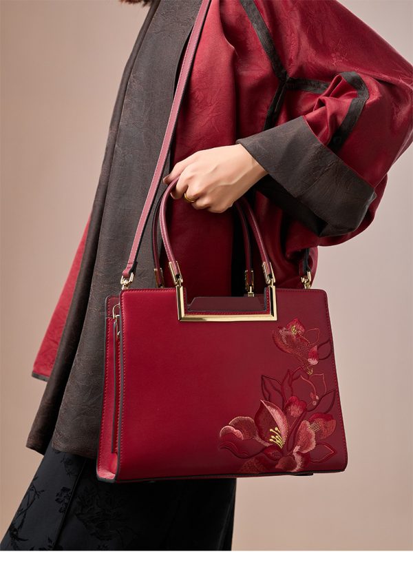Chinese-style national wind embroidered magnolia handbag and crossbody bag, mother style - 图片 2