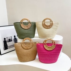 Handwoven rattan bag, fashionable and trendy handbag