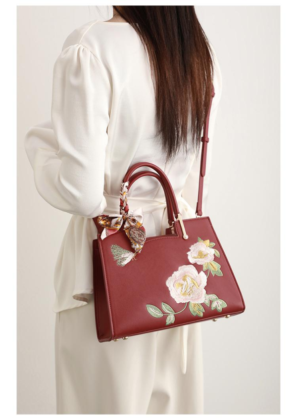 Genuine leather embroidered Chinese-style retro light luxury crossbody handbag - 图片 11