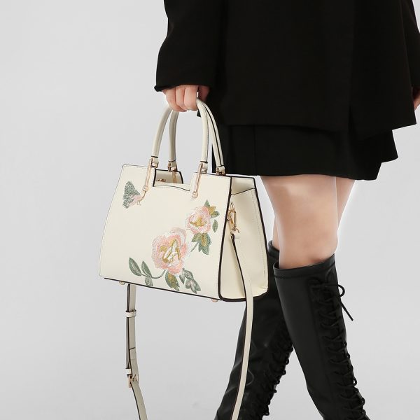 Genuine leather embroidered Chinese-style retro light luxury crossbody handbag - 图片 4