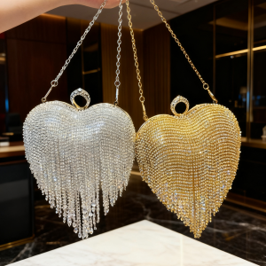 Hand-carrying tassel rhinestone bag for dinner