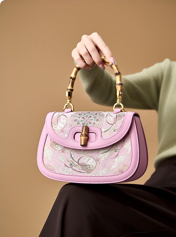 Pink mulberry silk Chinese-style crossbody bag with bamboo handle - 图片 4